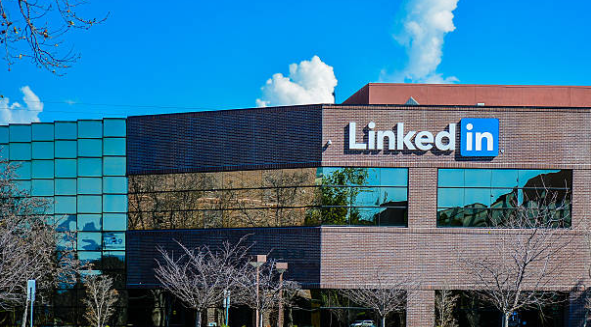 Tips on Expanding Your Network Through LinkedIn